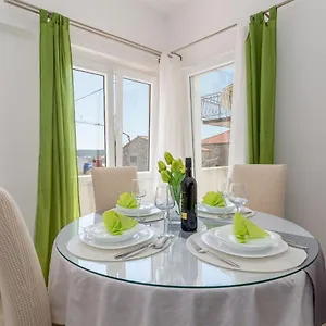 apartment-roko-trogir-21218.splithotels.org/