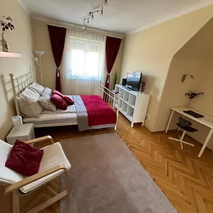downtown-hideaway-apartman.inbudapesthotels.com/