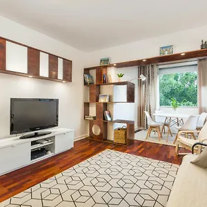 carcavelos-beach-apartment.hotels-lisbon-portugal.com/